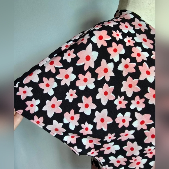 CAbi, Harmony Black Pink Floral V-Neck Oversized Blouse Top, Size Medium - Picture 6 of 11